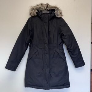 THE NORTH FACE Women's Arctic Down Fill Removable Faux Fur Hood Black - Small